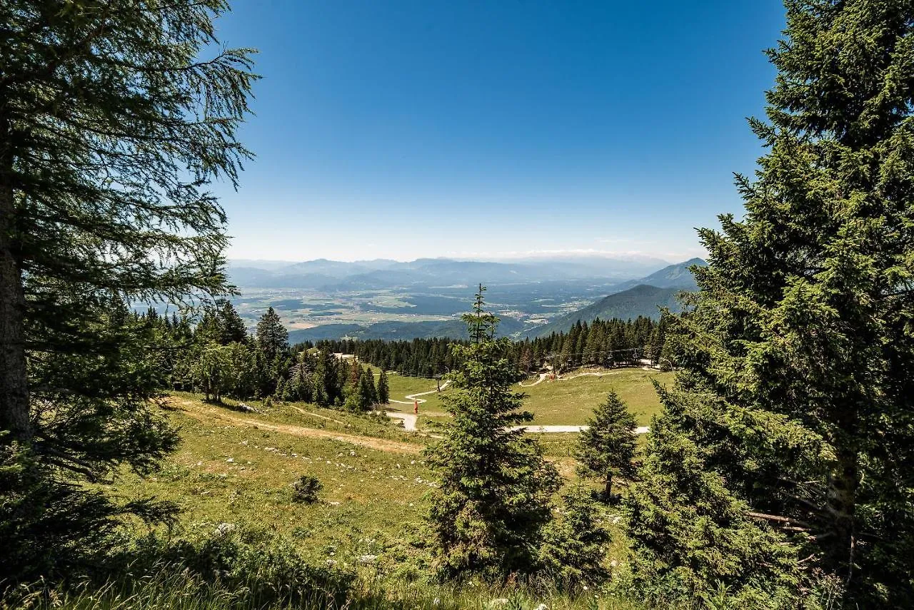 Apartments Zvoh, Krvavec, Ski-In, Ski-Out Cerklje na Gorenjskem